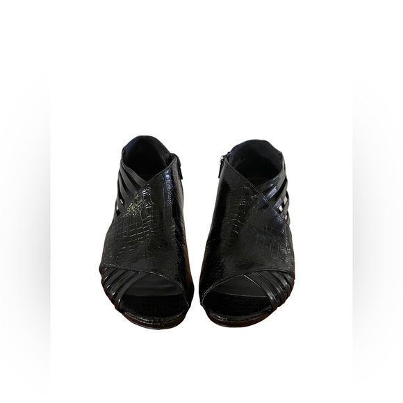 Maurices black heels, size 8 - Picture 2 of 11